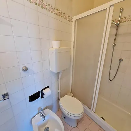 Easy Peschiera 公寓 *