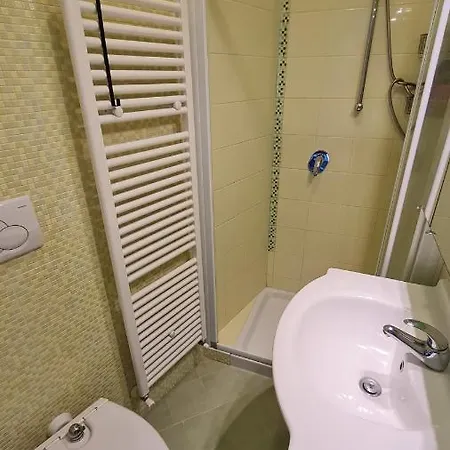 Easy Peschiera 公寓