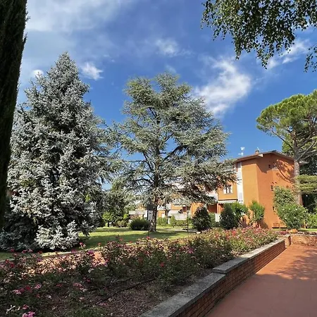 Easy Peschiera 公寓 *