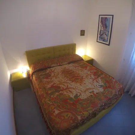 Easy Peschiera 公寓