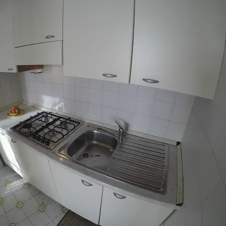 Easy Peschiera 公寓 *